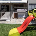 Stavroula's Paradise House 아파트호텔 3*