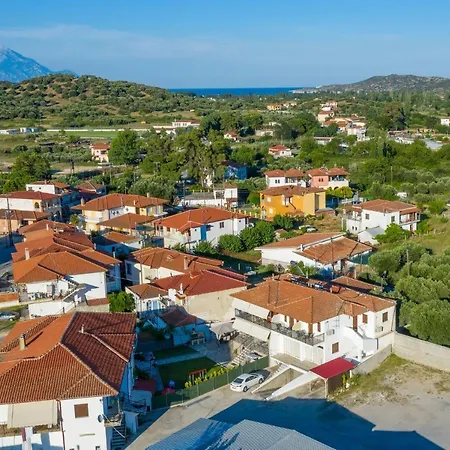 Stavroula's Paradise House מלון דירות 4*