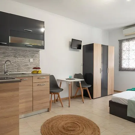 Stavroula's Paradise House Ξενοδοχείο με διαμερίσματα